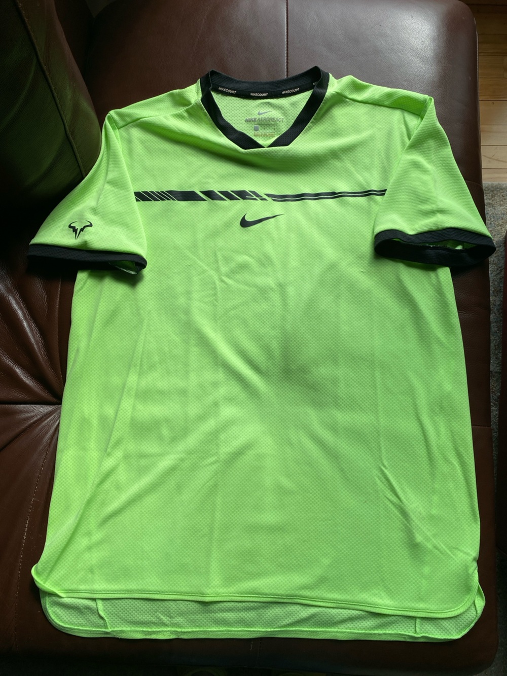 Nike AeroReact Shirt Mens L Lime Black Rafa Tennis V Neck NikeCourt Athletic Top